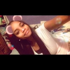 Meet your Posher, Yasmine